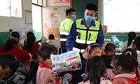 茨院隧管所与高速交警联合开展“高速公路安全知识进校园”活动
