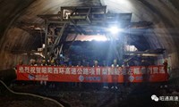 百日攻坚|昭阳西环高速梨园隧道左幅顺利贯通
