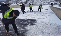 镇雄管理处|抗冰雪 保畅通