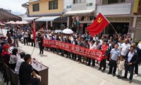 昭通高速”净美乡村 美丽家园”主题党日活动走进群众家中