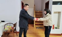 公司党委走访慰问离退休干部职工